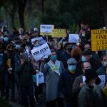 Manifestación en Canet de Mar (Barcelona) contra la sentencia del Tribunal Superior de Justicia de Catalunya (TSJC) que ha fijado un 25% de castellano en la escuela Turó del Drac y tras el acoso y hostigamiento a la familia