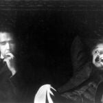Niels Bohr (izquierda) y Albert Einstein (derecha) debatieron incansablemente sobre el significado y los límites de la teoría cuántica, y sus discusiones en las décadas de 1920 y 1930 se han convertido en legendarias. Hoy, casi cien años después, los físicos siguen haciéndose preguntas sobre la teoría, cada vez más refinadas y, a veces, más extrañas.