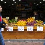 Una frutería a pie de calle en Madrid