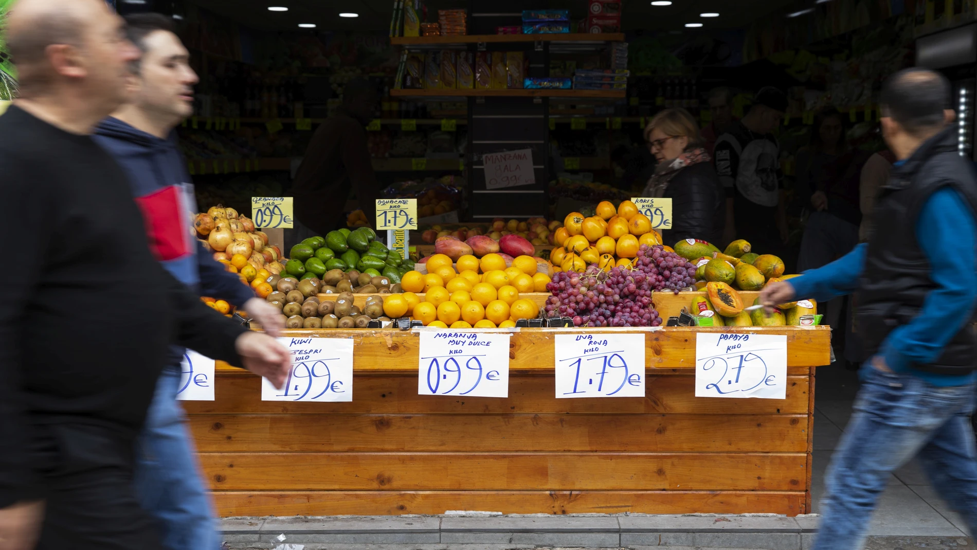 Una frutería a pie de calle en Madrid
