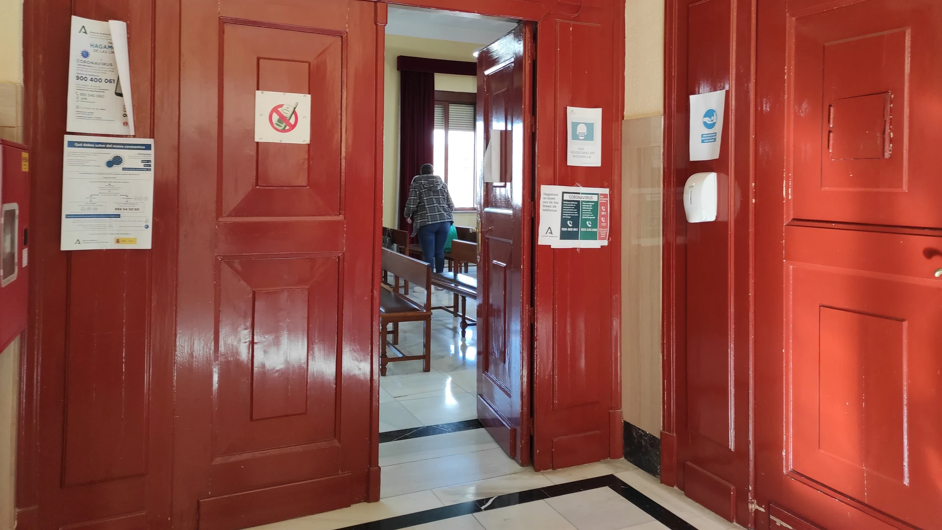 Acceso a la sala de vistas de la Audiencia de Jaén. EUROPA PRESS