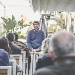 Juan Marín, en un encuentro con afiliados durante la campaña de las primarias