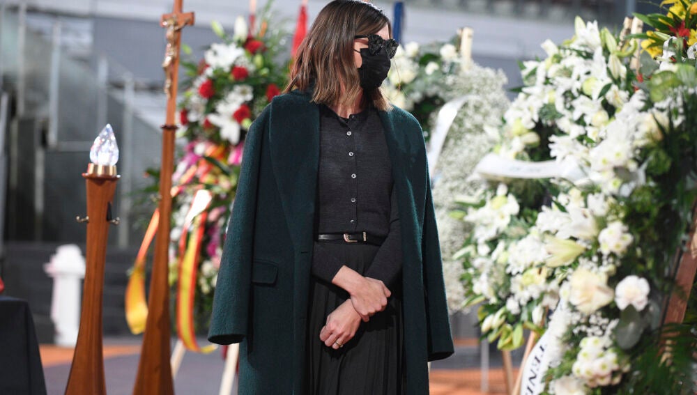 Alba Santana, hija de Manolo Santana y Mila Ximénez, llega a la capilla ardiente del ex tenista en la Caja Mágica de Madrid, a 13 de diciembre de 2021, en Madrid (España).TENIS;FALLECIDO;DEPORTISTA;MANOLO SANTANA;FAMOSOS;CAJA MÁGICAJosé Oliva / Europa Press13/12/2021
