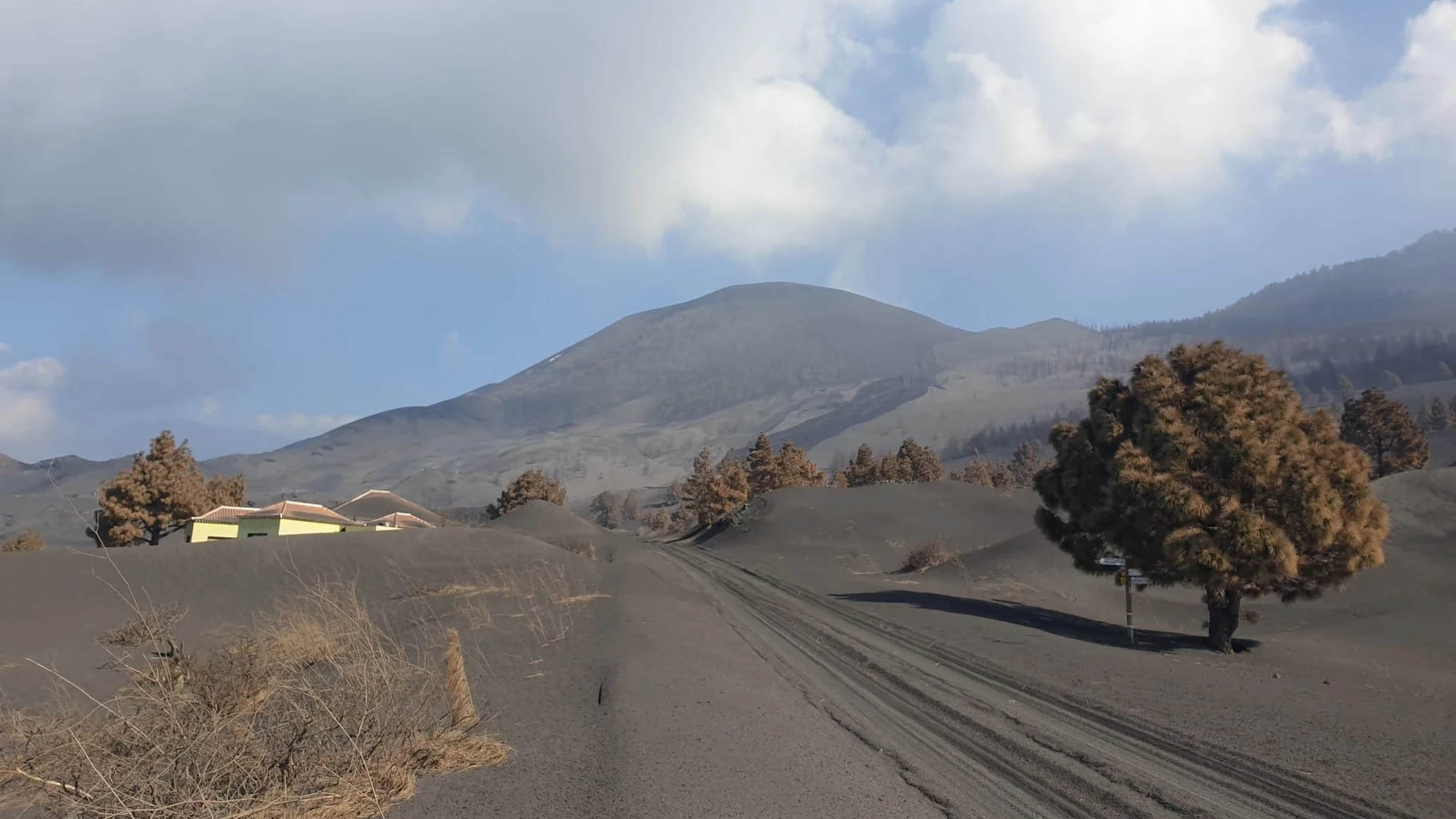 Fotografía del volcán de La Palma tomada desde la Carretera de San Nicolás (Las Manchas)