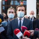 El ministro de Consumo, Alberto Garzón, responde a los medios en la entrega de los Premios Consumópolis 2020-2021,en Cuenca, en una imagen de archivo