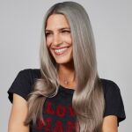 Laura S&aacute;nchez con melena gris.