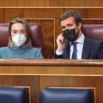 La portavoz parlamentaria del PP, Cuca Gamarra y el presidente del PP, Pablo Casado,