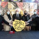 Los consejeros de Agricultura, Ganadería y Desarrollo Rural, Jesús Julio Carnero, y de Familia e Igualdad de Oportunidades, Isabel Blanco, presentan una iniciativa de colaboración con la Federación del Banco de Alimentos de Castilla y León, Cáritas Diocesana Autonómica de Castilla y León y Cruz Roja Española de Castilla y León. Junto a ellos, el aventurero Jesús Calleja