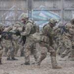 Ejercicios militares de las tropas ucranias en Kiev, Ucrania. EFE/EPA/SERGEY DOLZHENKO