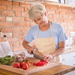 Hay algunos hábitos alimenticios que podrían estar generando un serio perjuicio para la salud y que podrían pasar desapercibidos | Fuente: Gpoint Studio/Anna Bizon