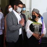 El presidente electo chileno, Gabriel Boric, se reúne con la presidenta de la Convención Constituyente, Elisa Loncon
