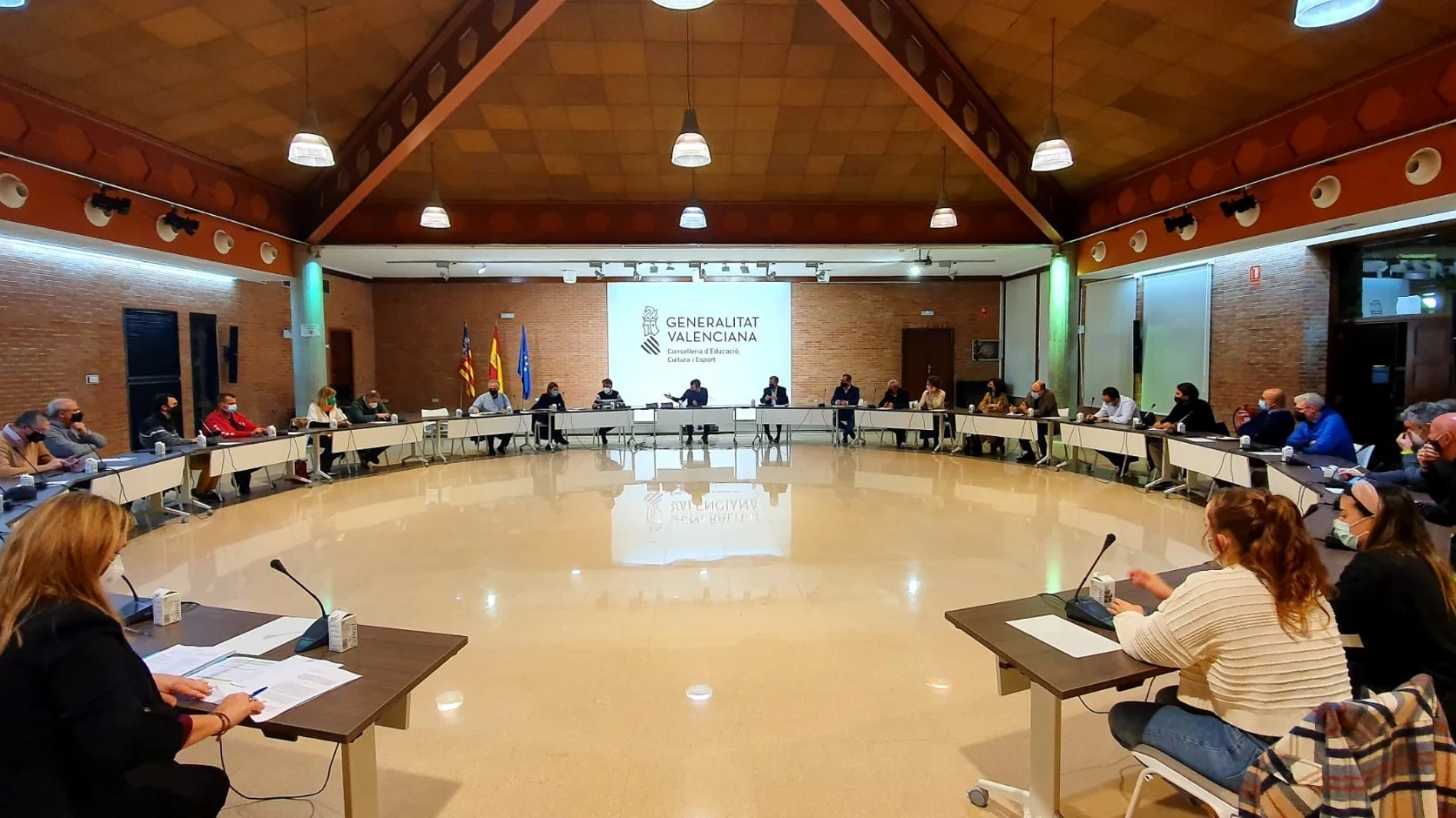 El conseller de Educación, Vicent Marzà, se reúne con las federaciones deportivas valencianas para mejorar la implantación de las enseñanzas deportivas en FP GVA 21/12/2021
