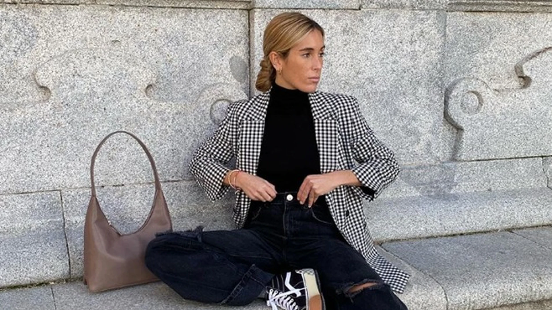 Claudia Parras y el mejor look con pantalón campana.