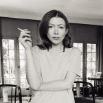 En 1956, Joan Didion gan&oacute; un primer lugar en un concurso de ensayos patrocinado por la revista Vogue, cuyo premio era un trabajo en dicha publicaci&oacute;n.