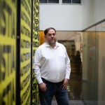 El líder de ERC, Oriol Junqueras, posa durante una entrevista con Europa Press, a 22 de diciembre de 2021, en la sede de ERC, Barcelona. David Zorrakino / Europa Press