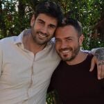 Melendi y Sergi Torres presentan su libro.