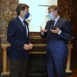 El president de la Generalitat, Ximo Puig, durante el encuentro realizado este lunes con el presidente del PP de la Comunitat Valenciana, Carlos Mazón