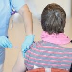Un nuevo estudio avala la necesidad de una tercera dosis antes de los seis meses del segundo pinchazo para pacientes oncológicos