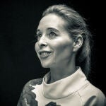 Noreena Hertz: "Las pantallas, sobre todo los teléfonos inteligentes, son las causantes de esta gran crisis de soledad"