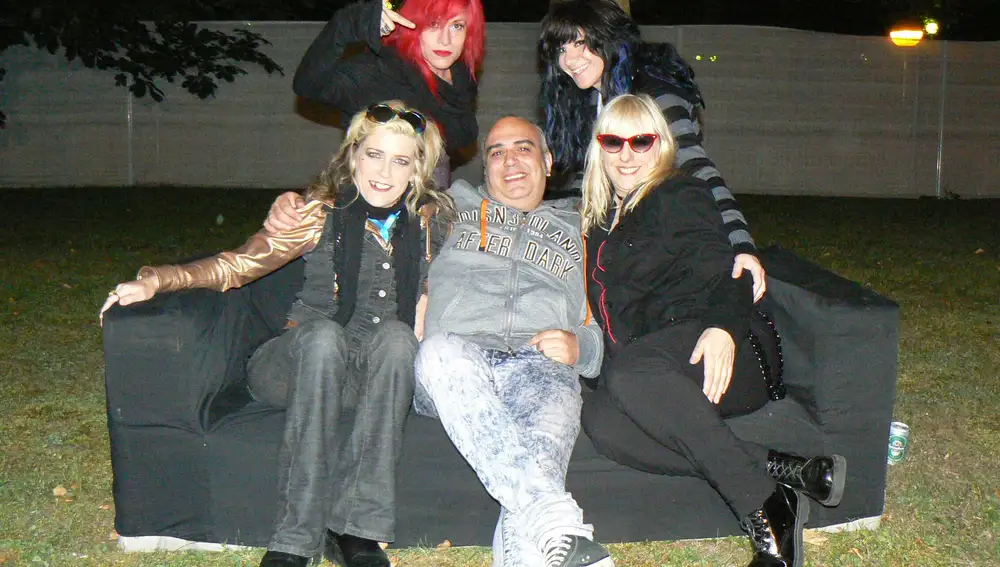 Fernando muy bien acompañado y relajado con L7