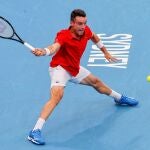 Roberto Bautista firmó un primer partido de 2022 casi perfecto