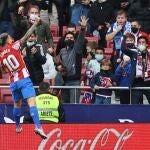 Correa celebra el gol que marcó al Rayo Vallecano