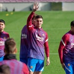 Ferran Torres, en el entrenamiento en el Camp Nou