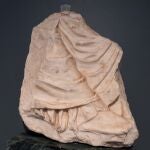 Fragmento del friso oriental del Partenón ateniense que se encontraba en el Museo Arqueológico de Palermo.