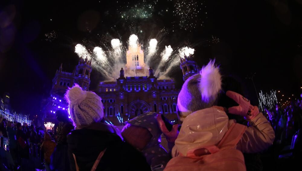 Las espectaculares imágenes de la llegada de los Reyes Magos a Madrid ...