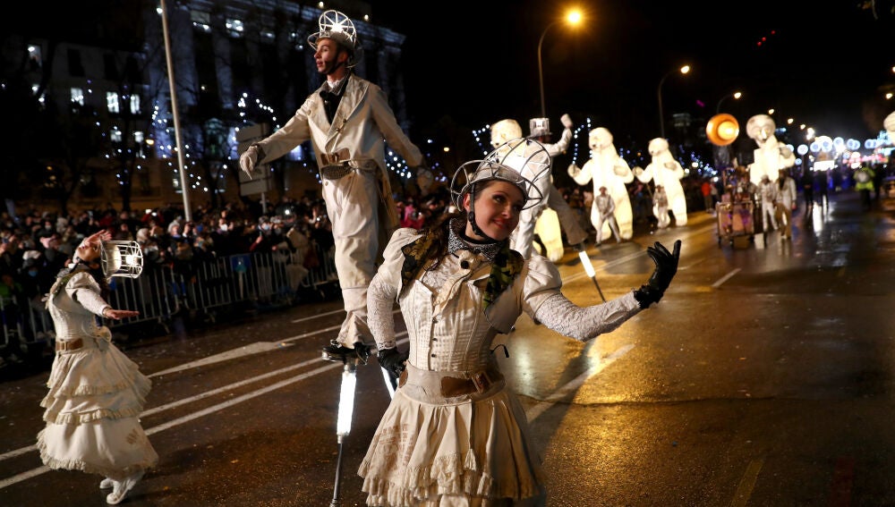 Las espectaculares imágenes de la llegada de los Reyes Magos a Madrid ...