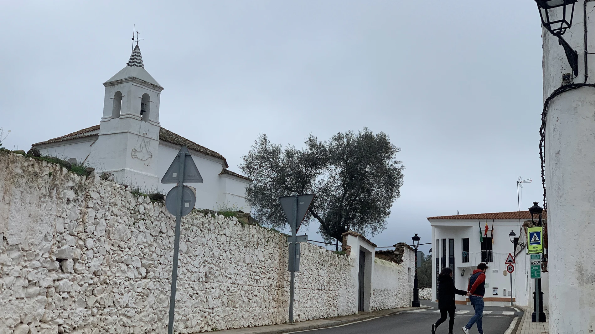 Vista general de la localidad onubense de Cumbres de Enmedio, que, con 53 habitantes, se mantiene libre de casos de covid desde que se inició la pandemia