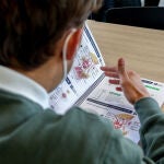 Un alumno estudia en una sala de estudio perteneciente al Campus de la Universidad Francisco de Vitoria (UFV), en la Universidad UFV, a 10 de enero de 2022, en Pozuelo de Alarcón, Madrid (España)