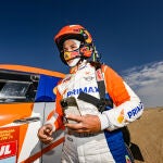 Laia Sanz, junto a su Mini All4 Racing con el que está compitiendo en el Dakar 2022