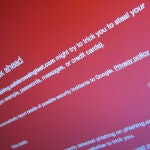 Aviso de "phishing" que muestra el navegador Chrome cuando se trata de acceder a una web identificada como fraudulenta.