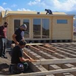 Viviendas modulares que están siendo instaladas en Los Llanos de Aridane para realojar a familias que perdieron su casa durante la erupción