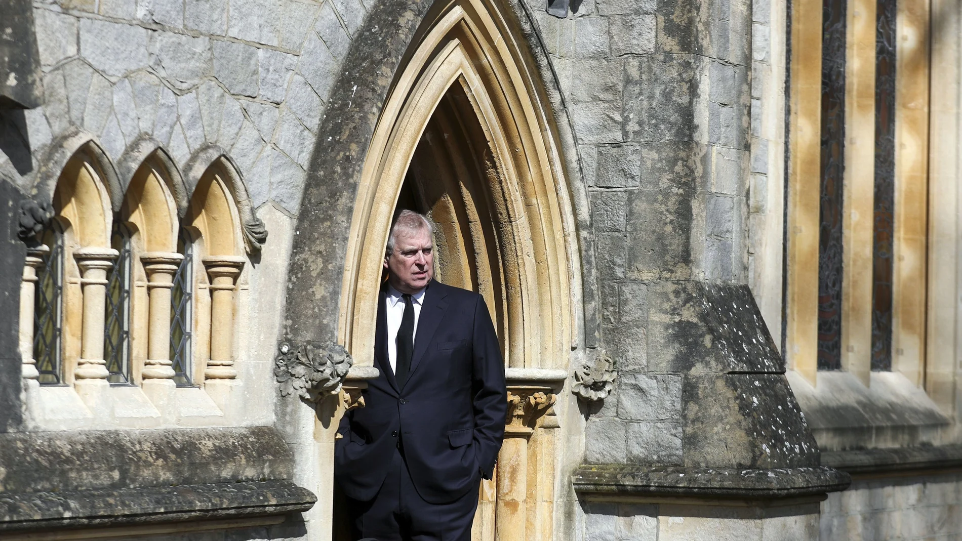 El príncipe Andrés en Royal Lodge