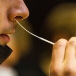 El período de incubación más corto para Ómicron ayudaría a explicar la rápida propagación de la variante