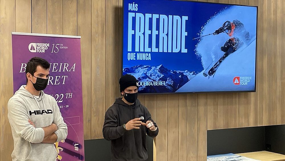 Abel Moga (izqda.) y Aymar Navarro (dcha.) durante la presentación del Freeride World Tour en Baqueira Beret