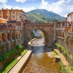 Los ríos Deva y Quiviesa dibujan el entorno de Potes con sus puentes