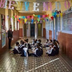 Los alumnos de 4º Primaria del Colegio La Salle en Griñón atienden a una clase del proyecto «El Viaje».