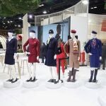 Iberia aprovechó su presencia en Fitur para mostrar los uniformes diseñados por Teresa Helbig, y que pondrán la guinda a esta nueva experiencia de viaje