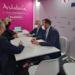 Reunión entre el secretario general para el Turismo, Manuel Muñoz, y los responsables de Turespaña