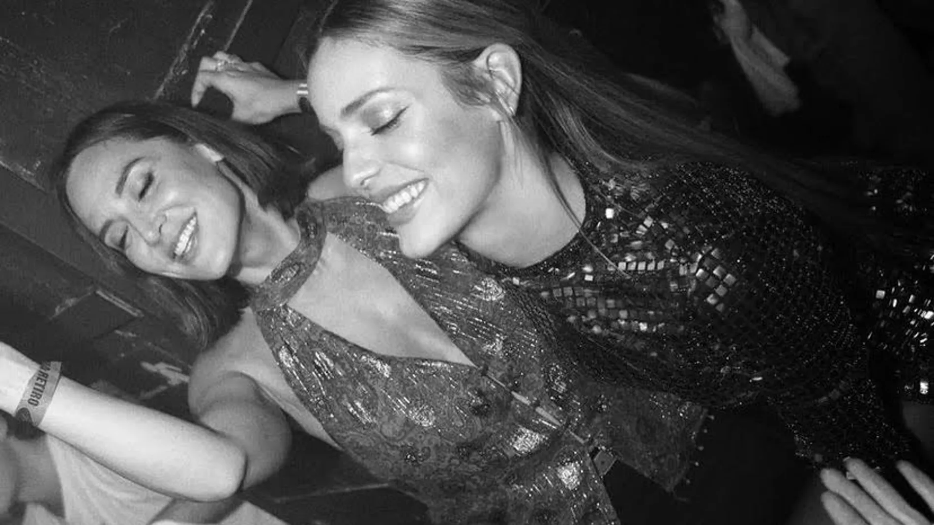 Tamara Falcó de fiesta con su novio y su cuñada.