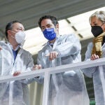 El secretario general del Partido Popular, Teodoro García Egea, apoya la candidatura del Partido Popular de Segovia en una visita a la empresa Eurotack Adhesives, en la que le compaña la presidenta provincial del partido, Paloma Sanz