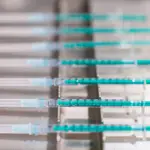 Los ingresos por la venta de la vacuna del Covid superaron los 13.000 millones de dólares en el primer trimestre