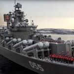Un barco de guerra ruso en el mar de Barents