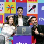 BENIDORM (ALICANTE), 27/01/2022.- Los cantantes (i-d) Rigoberta Bandini, Xeinn, Rayden y Gonzalo Hermida, desde su confinamiento, celebran hoy jueves tras pasar a la final en el Benidorm Fest, festival en el que se elige al representante de España en Eurovisión 2022. EFE/Morell