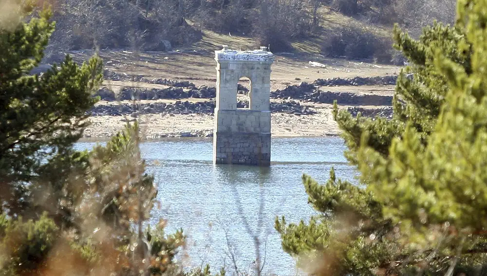 La iglesia del embalse de la Cuerda de Pozo, en la provincia de Soria