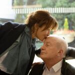 Sophie Marceau y André Dussollier en una escena de "Todo ha ido bien"