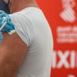 Sanitat pretende que toda la ciudadanía tenga la pauta completa